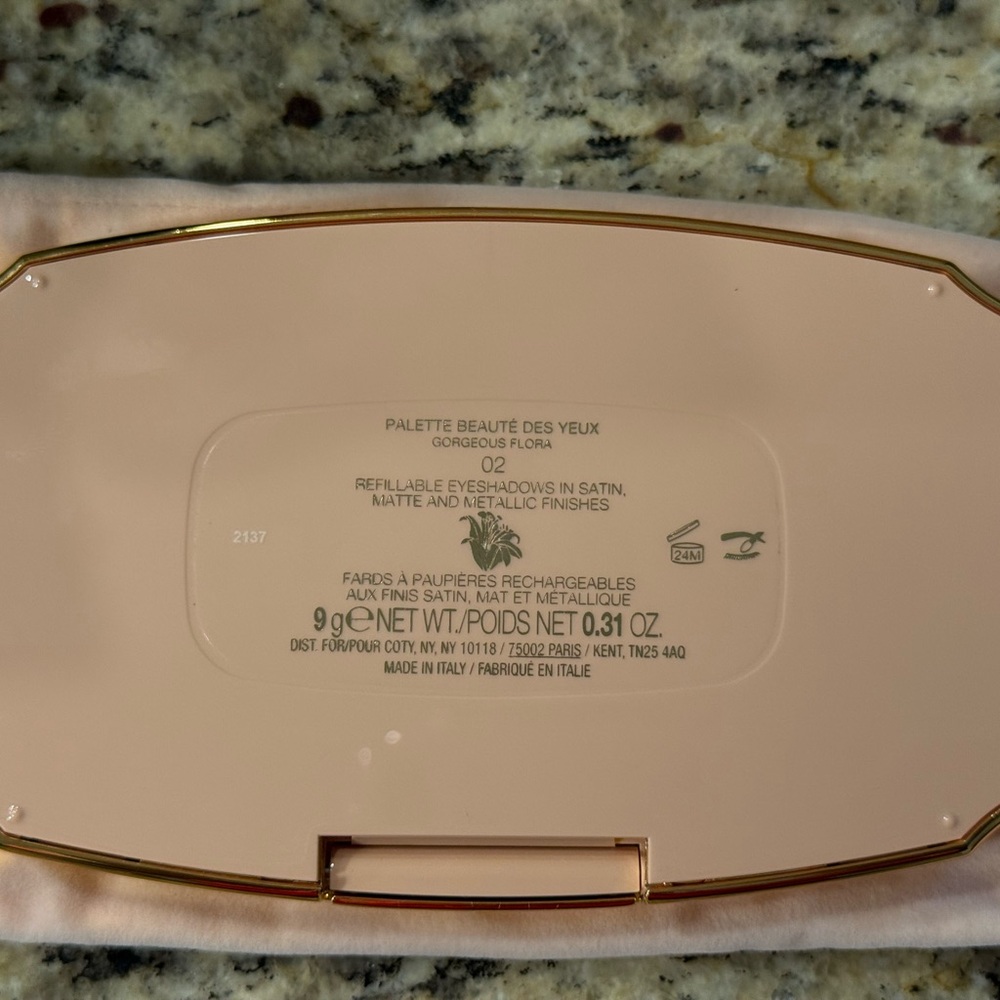 Gucci Gorgeous Flora Eye Palette - Pink and Gold - Picture 6 of 7